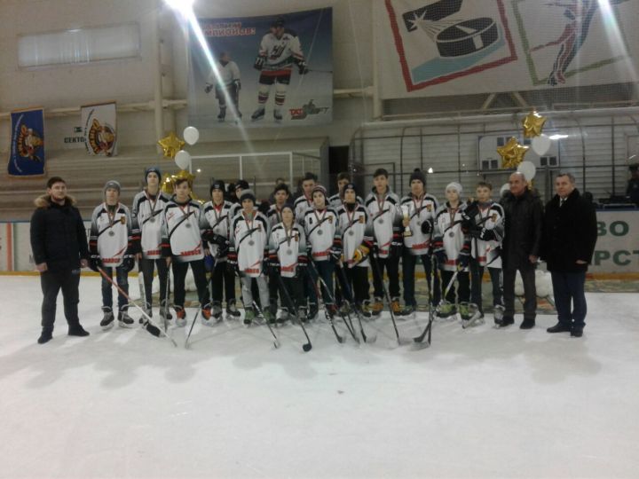 Заинская команда заняла второе место в соревнованиях юных хоккеистов клуба "Золотая шайба"